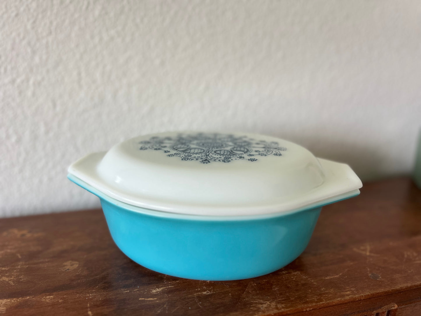 Vintage Pyrex "Blue Doily" Casserole Dish 1.5 QT